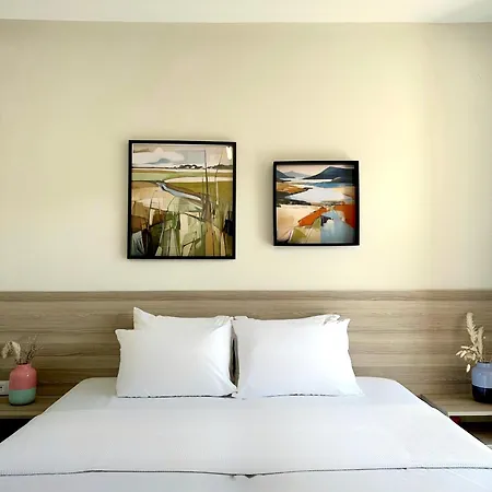 Avra Yard Apartament