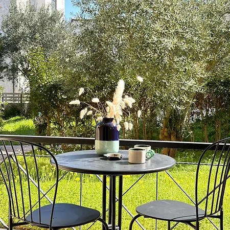 Avra Yard Apartament *